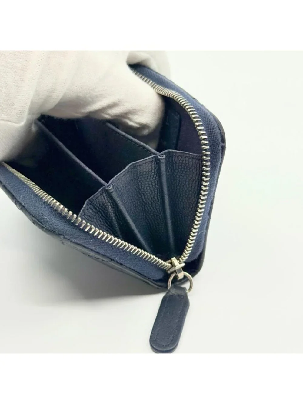 CHANEL ** purse no